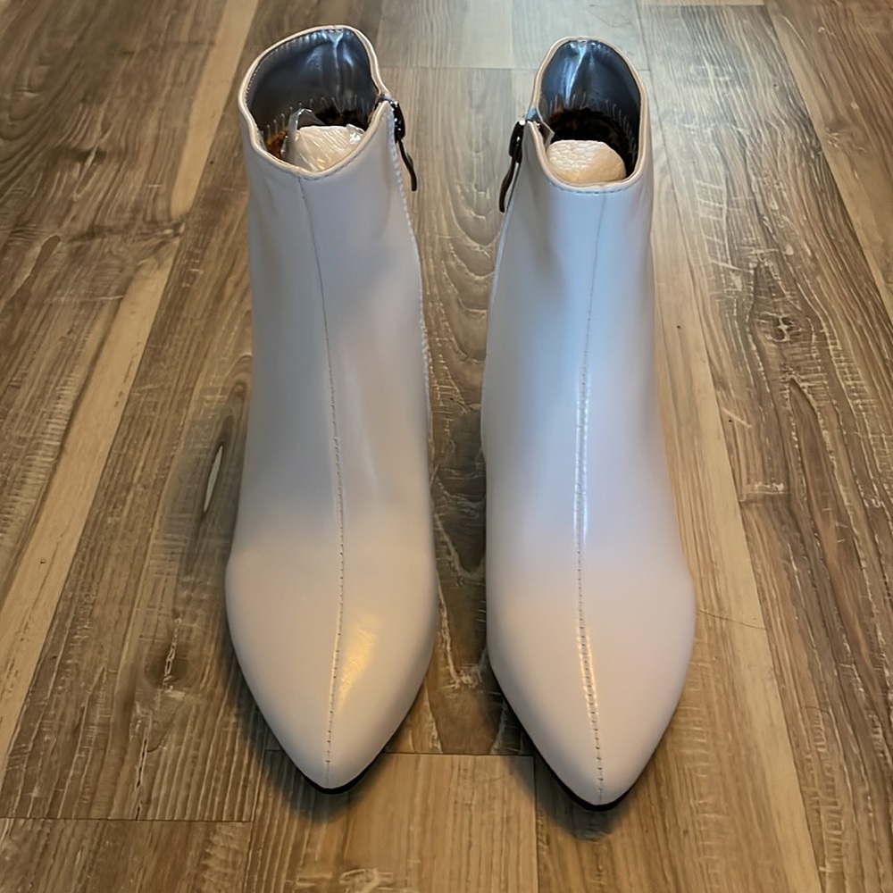 NWT White Leather Short Boots - Picture 2 of 8
